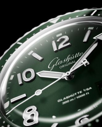 Glashütte Original 1-36-13-07-83-34 SeaQ PD Reed Green Detail 1 25cm rgb